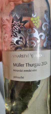 Fľaša vína Müller Thurgau 2024, moravské zemské víno (polosuché)