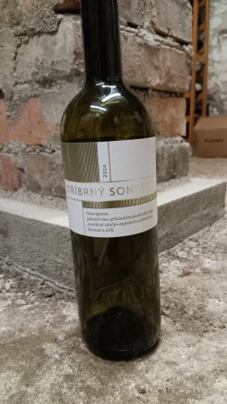 Fľaša vína Sauvignon (stříbrný) 2014, pozdný sber (suché)