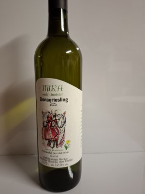Fľaša vína Donauriesling 2023, moravské zemské víno (suché)