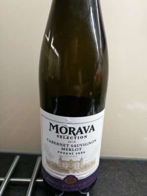 Fľaša vína Cabernet Sauvignon, Merlot 2019, pozdný sber (suché)