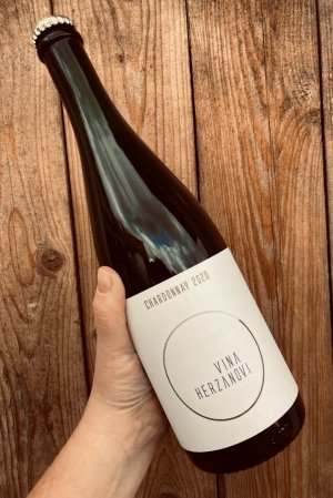 Fľaša vína CHARDONNAY 2020, zemské víno (suché)