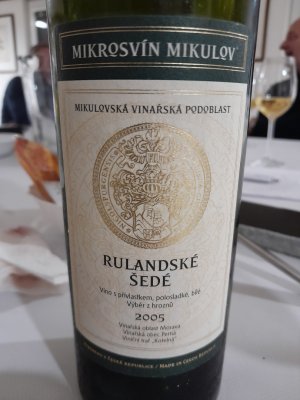 Fľaša vína Rulandské šedé 2005, výber z hrozna (polosladké)