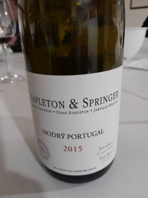 Fľaša vína Modrý Portugal 2015, zemské víno (suché)