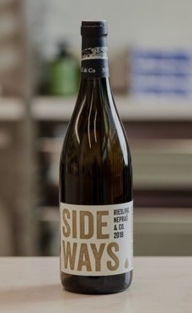 Fľaša vína Riesling SIDEWAYS 2019, pozdný sber (suché)