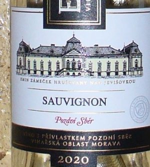 Fľaša vína Sauvignon 2020, pozdný sber (polosuché)