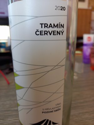 Fľaša vína Tramín červený 2020, pozdný sber (suché)