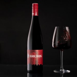 Fľaša vína Cuvée Nikolsburg 2017, zemské víno (suché)