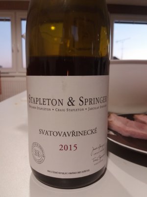 Fľaša vína Svatovavřinecké 2015, zemské víno (suché)