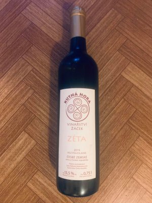 Fľaša vína Zéta 2019, zemské víno (polosladké)