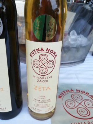 Fľaša vína Zéta 2018, zemské víno (sladké)