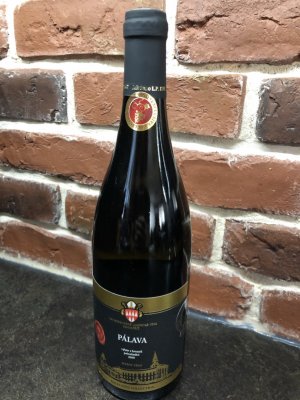 Fľaša vína Pálava 2019, výber z hrozna (polosladké)