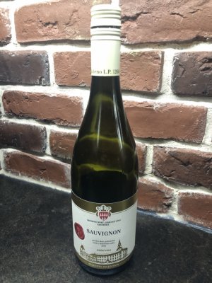 Fľaša vína Sauvignon 2019, pozdný sber (polosuché)
