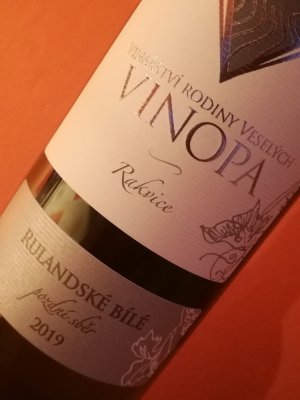 Fľaša vína Rulandské bílé 2019, pozdný sber (polosuché)