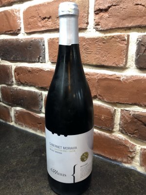 Fľaša vína Cabernet Moravia 2013, akostné víno (suché)