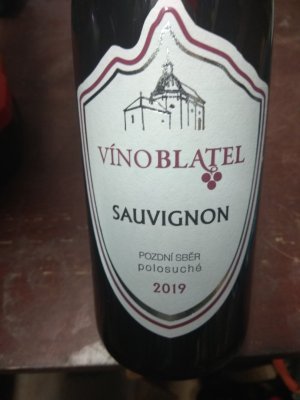Fľaša vína Sauvignon 2019, pozdný sber (polosuché)