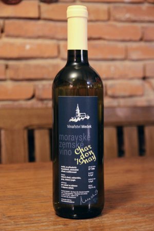 Fľaša vína Chardonnay, nefiltrované 2019, zemské víno (suché)