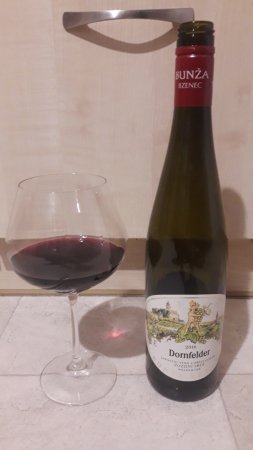 Fľaša vína Dornfelder 2016, pozdný sber (polosuché)