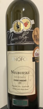 Fľaša vína Neuburské 2018, výber z hrozna (suché)
