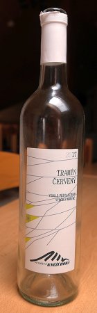 Fľaša vína Tramín červený 2017, výber z hrozna (polosladké)