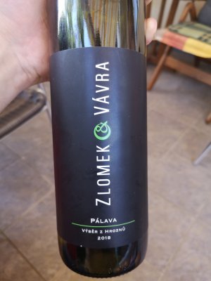 Fľaša vína Pálava 2018, výber z hrozna (polosladké)