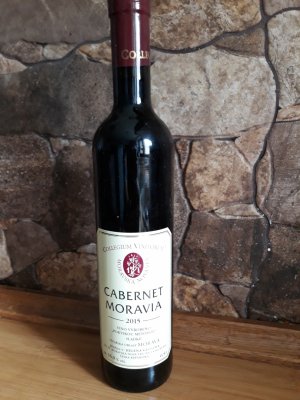 Fľaša vína Cabernet Moravia 2015, stolné víno (sladké)