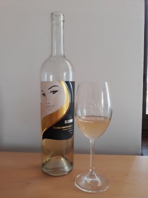 Fľaša vína Svatovavřinecké (BLONDE) 2015, pozdný sber (polosladké)