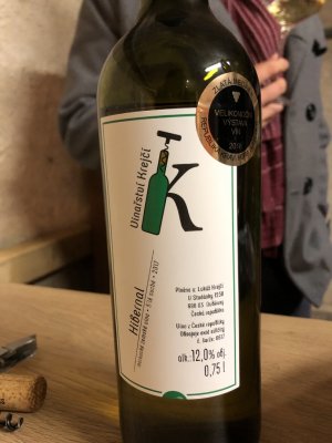 Fľaša vína Hibernal 2017, zemské víno (suché)