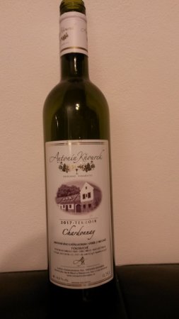 Fľaša vína Chardonnay 2017, výber z hrozna (polosuché)