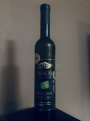 Fľaša vína Sauvignon barrique 2006, bobuľový výber (polosladké)