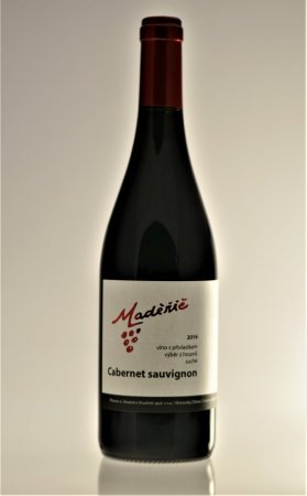 Fľaša vína Cabernet Sauvignon 2016, výber z hrozna (suché)