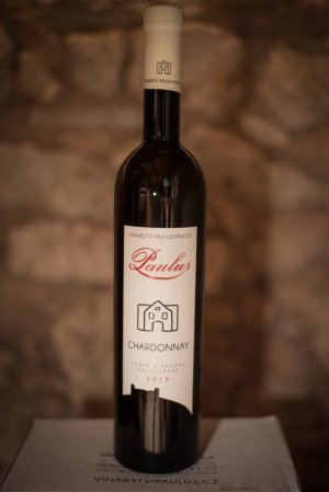 Fľaša vína Chardonnay 2015, výber z hrozna (polosladké)