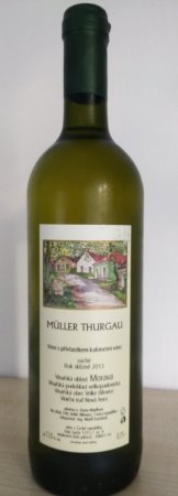 Fľaša vína Müller Thurgau 2013, kabinetné víno (suché)