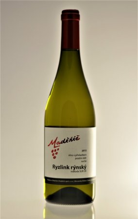 Fľaša vína Ryzlink rýnský Sur-lie 2015, pozdný sber (suché)
