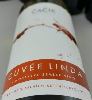 Fľaša vína Cuvée Linda - Neuburské 2015, zemské víno (suché)