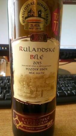 Fľaša vína Rulandské bílé 2015, akostné víno (suché)