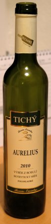 Fľaša vína Aurelius 2010, bobuľový výber (polosladké)