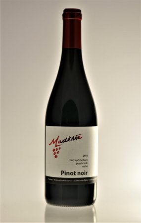 Fľaša vína Pinot noir 2015, pozdný sber (suché)