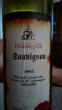 Fľaša vína Sauvignon 2015, zemské víno (polosladké)