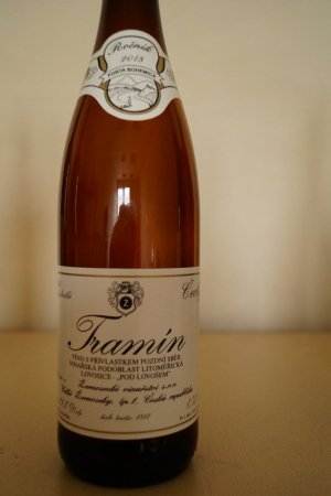 Fľaša vína Tramín 2013, pozdný sber (polosladké)