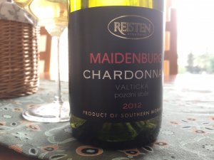 Fľaša vína Chardonnay Maidenburg 2012, pozdný sber (polosuché)