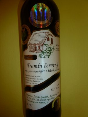 Fľaša vína Tramín červený 2011, bobuľový výber (polosladké)