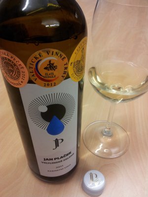 Fľaša vína Veltlínské zelené 2011, kabinetné víno (suché)