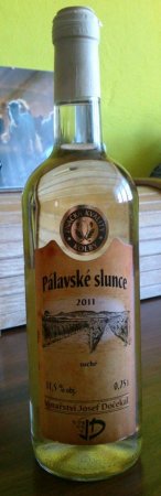 Fľaša vína Pálavské slunce 2011, akostné víno (suché)