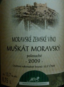 Fľaša vína Muškát moravský 2009, zemské víno (polosuché)