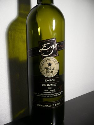 Fľaša vína Chardonnay (EGO No.70) 2010, pozdný sber (polosladké)