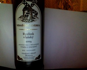 Fľaša vína Ryzlink vlašský 2009, výber z hrozna (polosladké)