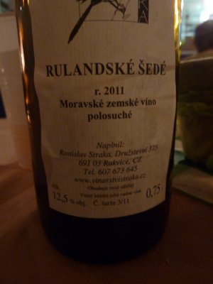 Fľaša vína Rulandské šedé 2011, zemské víno (polosuché)