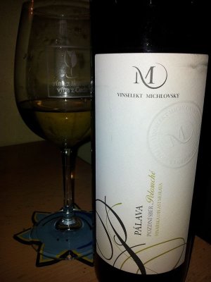 Fľaša vína Pálava 2010, pozdný sber (polosuché)