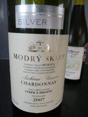 Fľaša vína Chardonnay 2007, výber z hrozna (polosladké)